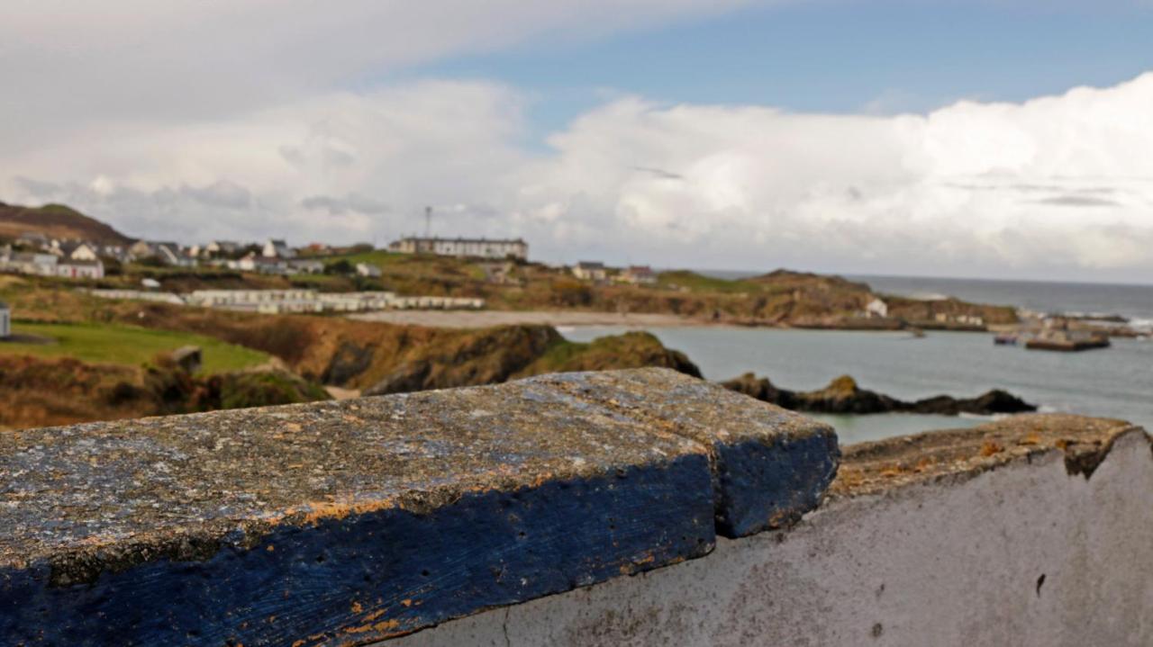 The Seaview Tavern Ballygorman Exterior foto