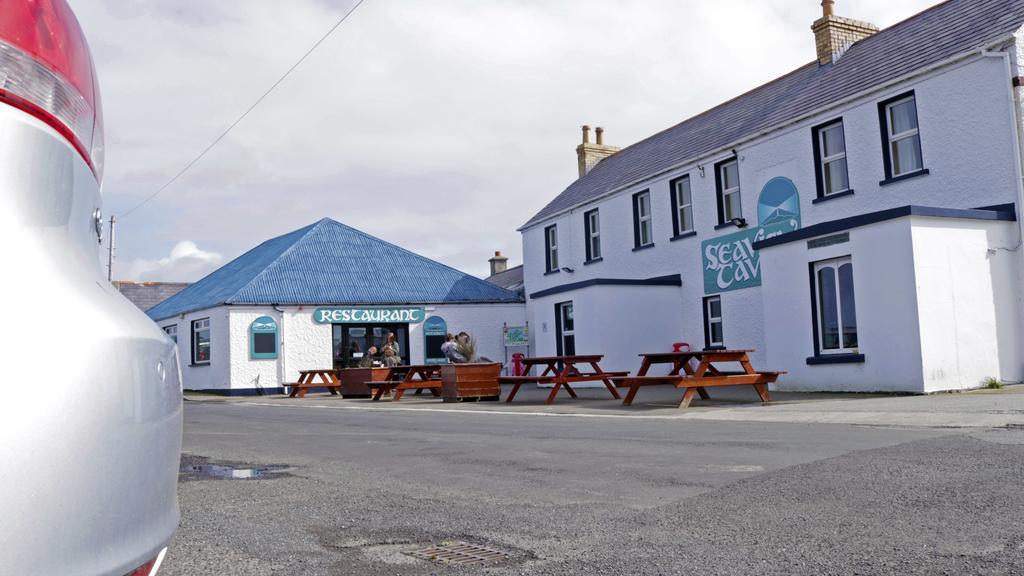 The Seaview Tavern Ballygorman Exterior foto
